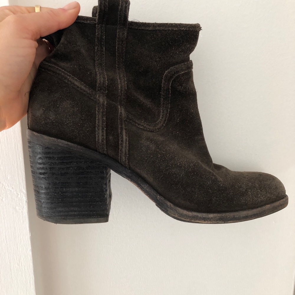Boots. - Picture 2 of 2